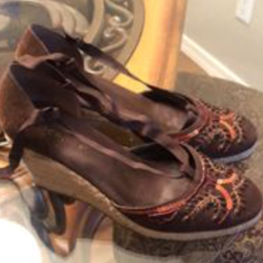 BCBG Wedges Size 10